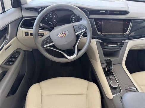 Used 2024 Cadillac XT6 Premium Luxury w/ Technology Package FWD image 12