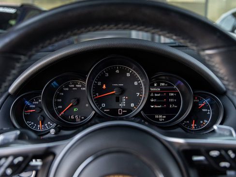 Certified 2018 Porsche Cayenne image 26