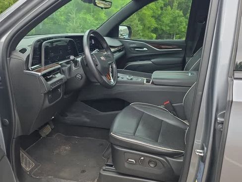 Used 2022 Cadillac Escalade ESV Premium Luxury AWD/4WD image 5