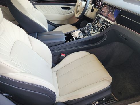 Used 2024 Bentley Continental GT image 46