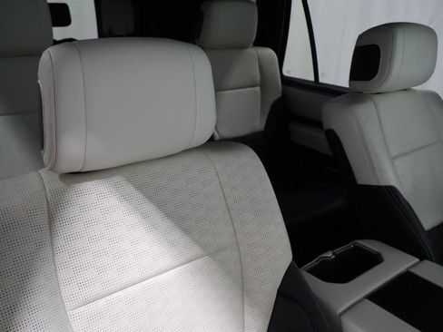Used 2024 Toyota Sequoia Capstone AWD/4WD image 19