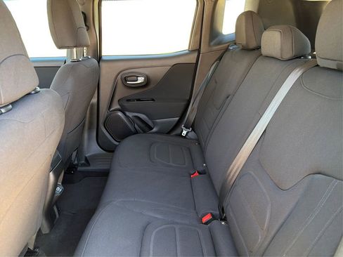 Used 2019 Jeep Renegade Latitude image 11