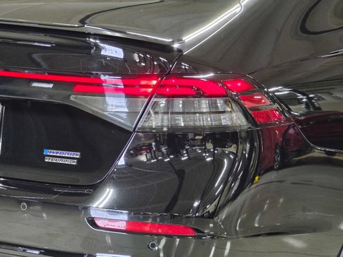 Used 2024 Honda Accord Touring image 12