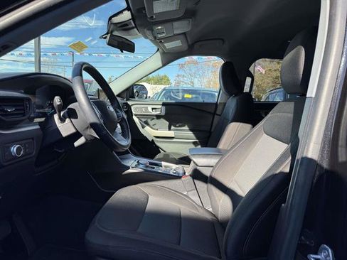 Used 2022 Ford Explorer XLT w/ Class IV Trailer Tow Package image 11