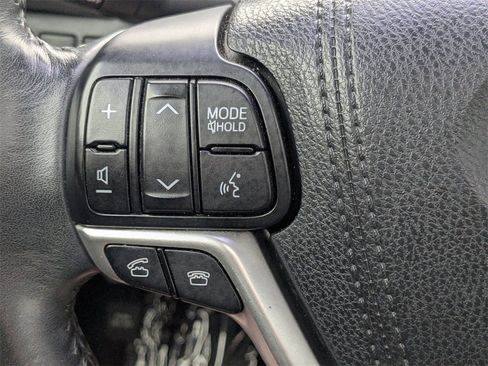 Used 2015 Toyota Highlander XLE image 29