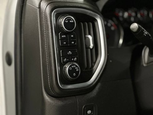 Used 2022 Chevrolet Silverado 1500 LT w/ Z71 Off-Road Package AWD/4WD image 17
