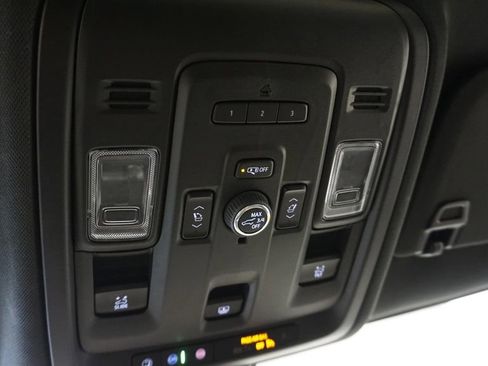 Used 2021 GMC Yukon XL SLT w/ SLT Premium Package image 54