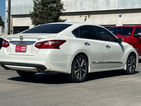 Used 2016 Nissan Altima 2.5 SR w/ LED Appearance Package image 3