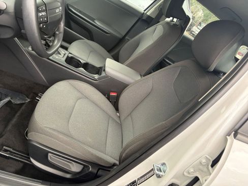 Used 2025 Kia K4 LXS FWD image 45