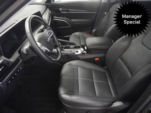 Used 2024 Kia Telluride EX image 19