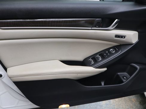 Used 2021 Honda Accord EX-L image 16