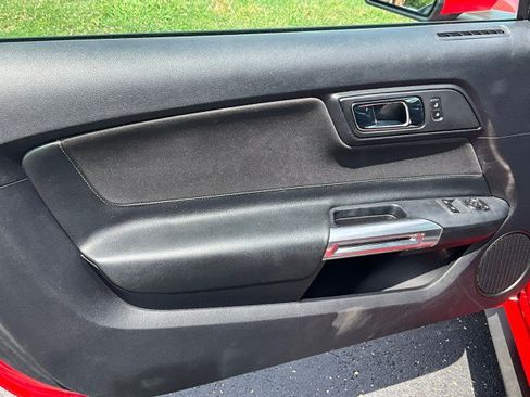Used 2015 Ford Mustang GT RWD image 21