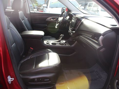 Used 2020 Chevrolet Traverse LT w/ Driver Confidence II Package AWD/4WD image 23