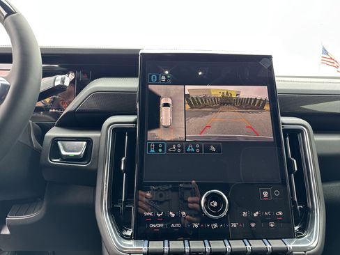 New 2026 GMC Yukon XL Elevation w/ Elevation Premium Package image 25