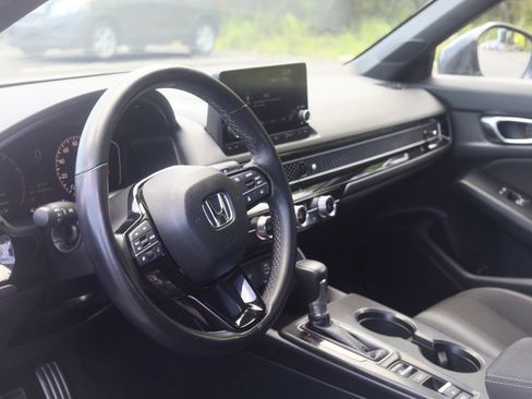 Used 2023 Honda Civic Sport image 3