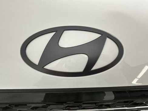 Used 2024 Hyundai Santa Fe Calligraphy FWD image 9