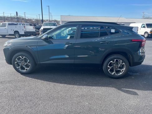 New 2026 Chevrolet Trax LT w/ Driver Confidence Package image 9