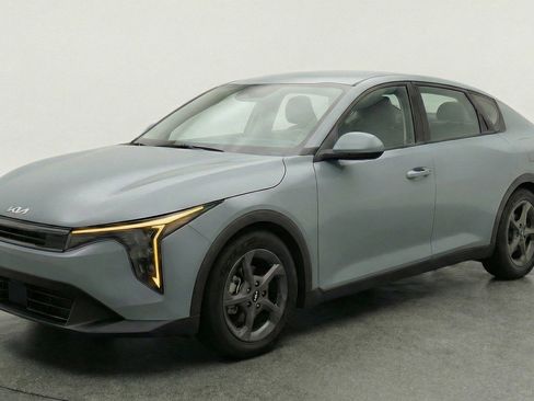 Used 2025 Kia K4 LXS image 3
