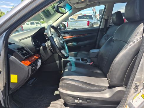 Used 2011 Subaru Outback 3.6R Limited w/ PWR Moonroof Pkg AWD/4WD image 16