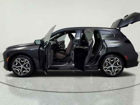 Used 2024 BMW iX xDrive50 w/ Premium Package AWD/4WD image 15