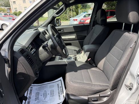 Used 2011 Ford Escape XLT AWD/4WD image 10