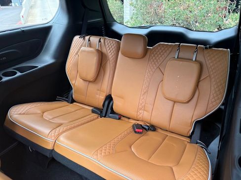 Certified 2023 Chrysler Pacifica Pinnacle FWD image 12
