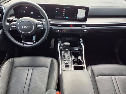 Used 2025 Kia Sorento SX FWD image 11