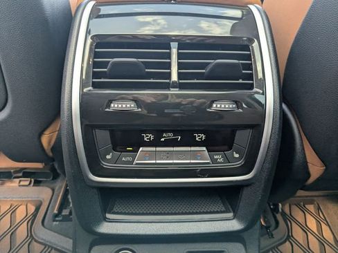 Used 2023 BMW X7 xDrive40i w/ Premium Package AWD/4WD image 34