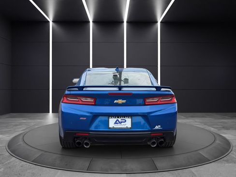 Used 2017 Chevrolet Camaro SS RWD image 5