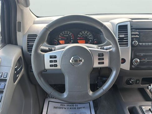 Used 2014 Nissan Frontier SV AWD/4WD image 22