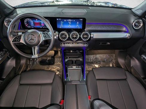 Used 2025 Mercedes-Benz GLB 250 image 17