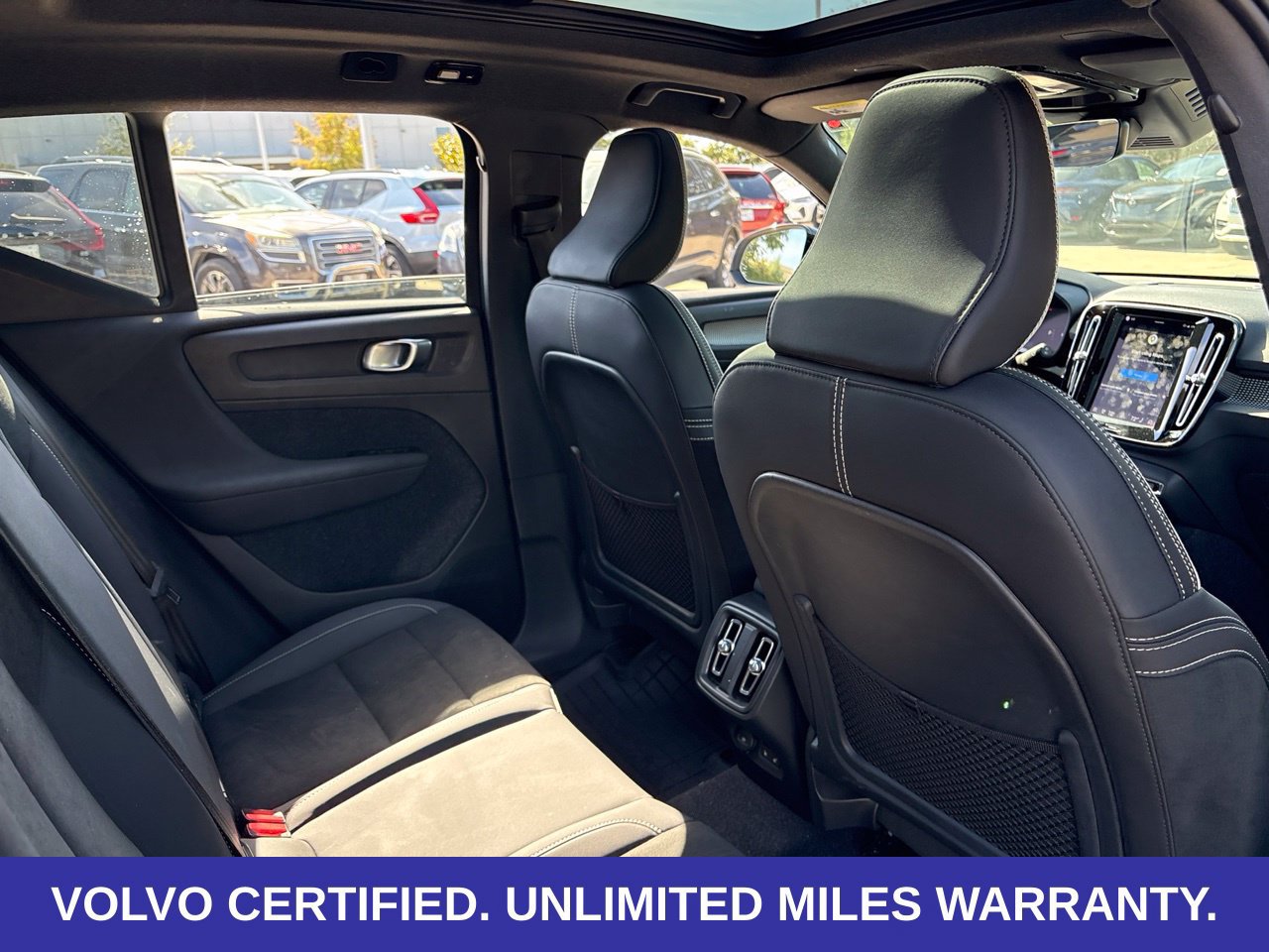 Certified 2023 Volvo XC40 B5 Plus w/ Protection Package Premier AWD/4WD image 16
