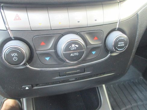 Used 2016 Dodge Journey Crossroad w/ Popular Equipment Group AWD/4WD image 31