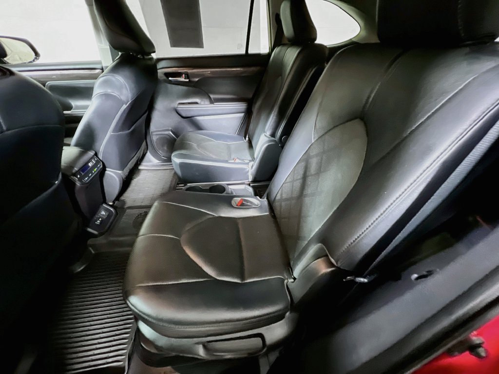 Certified 2021 Toyota Highlander Platinum AWD/4WD image 20