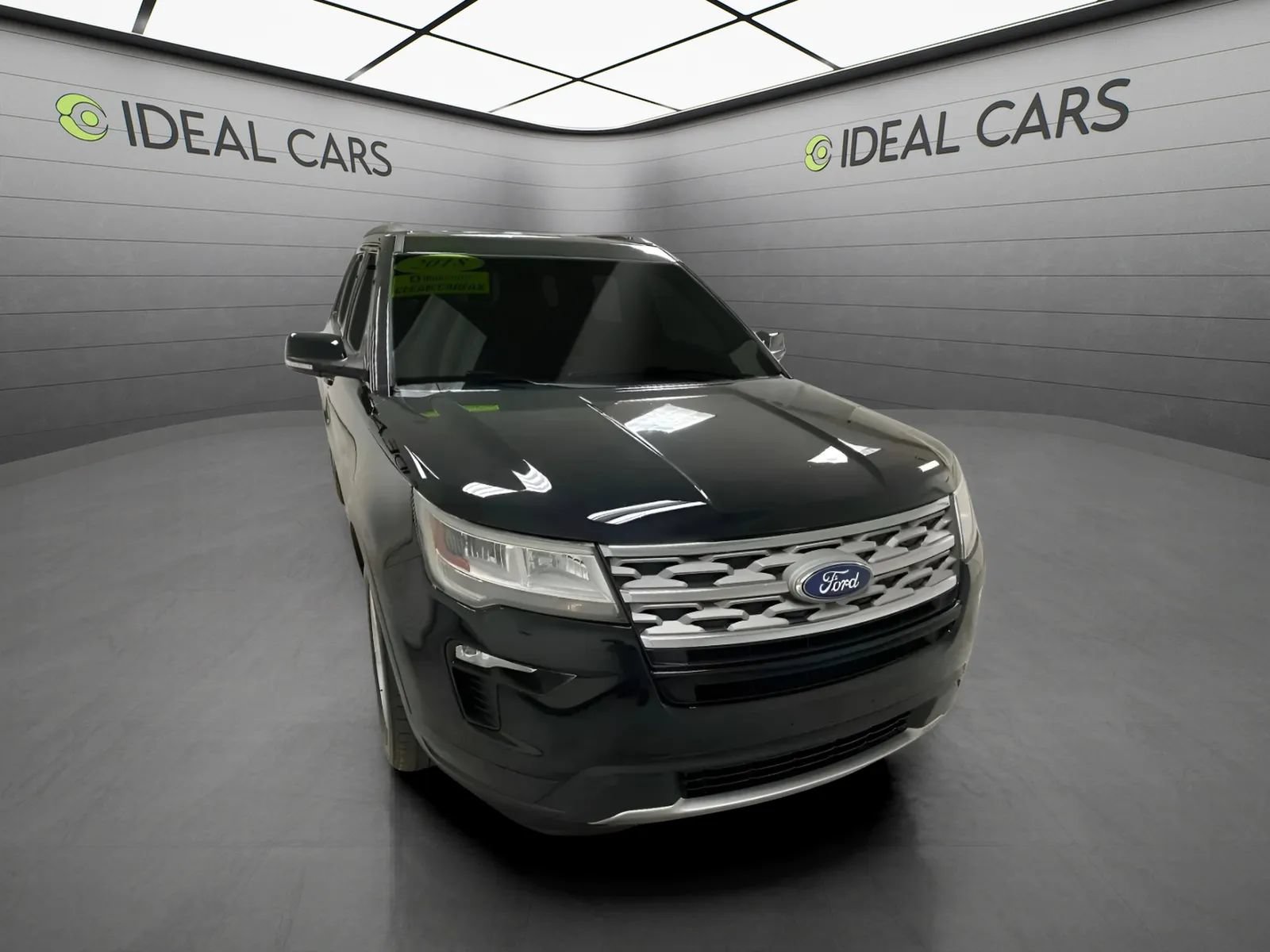 Used 2018 Ford Explorer XLT w/ Equipment Group 201A FWD image 3