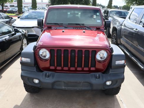 Used 2022 Jeep Wrangler Unlimited Sport w/ Sun And Sound Package AWD/4WD image 4