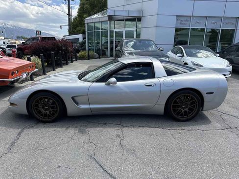 Used 2004 Chevrolet Corvette Coupe w/ Preferred Equipment Group image 8
