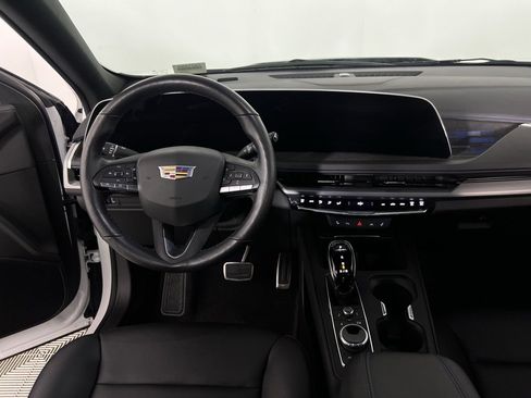 Used 2024 Cadillac XT4 Sport image 14