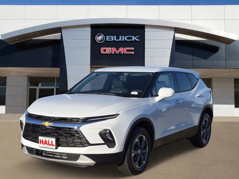 Certified 2025 Chevrolet Blazer LT image 3