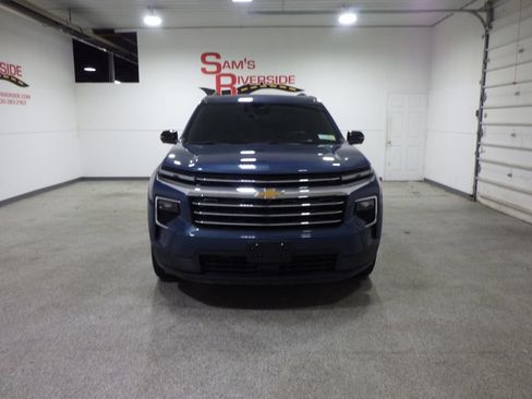 Used 2026 Chevrolet Traverse LT w/ Sun and Wheel Package AWD/4WD image 6