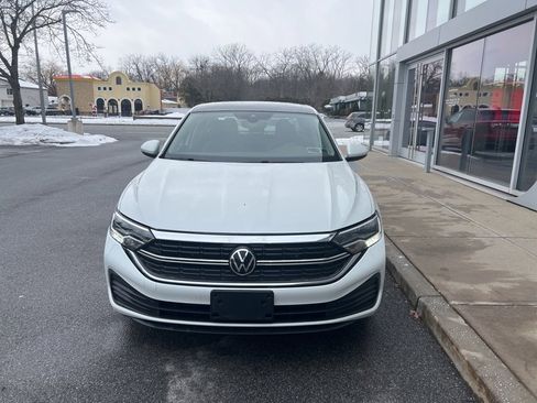 Used 2023 Volkswagen Jetta SE w/ Panoramic Sunroof Package image 51