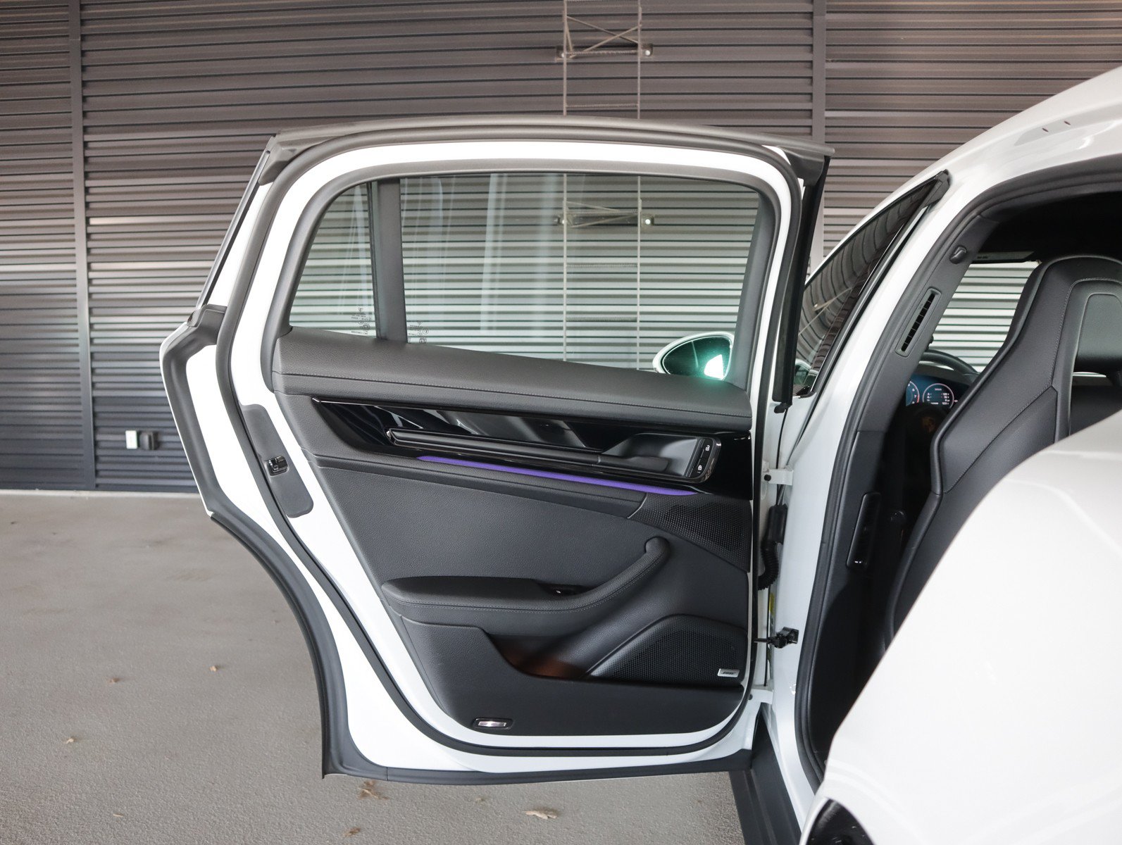 Certified 2026 Porsche Panamera RWD image 29