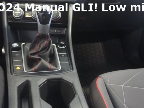 Used 2024 Volkswagen Jetta GLI 40th Anniversary Edition image 22