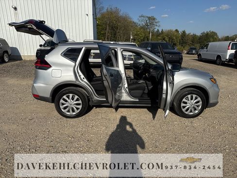 Used 2018 Nissan Rogue S image 31
