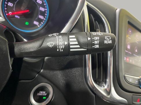 Used 2020 Chevrolet Equinox LT AWD/4WD image 24