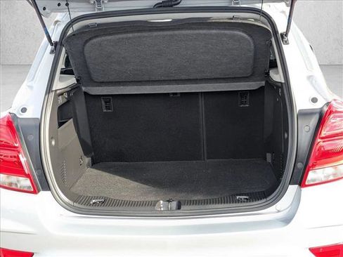 Used 2022 Chevrolet Trax LT w/ Sport Edition image 6