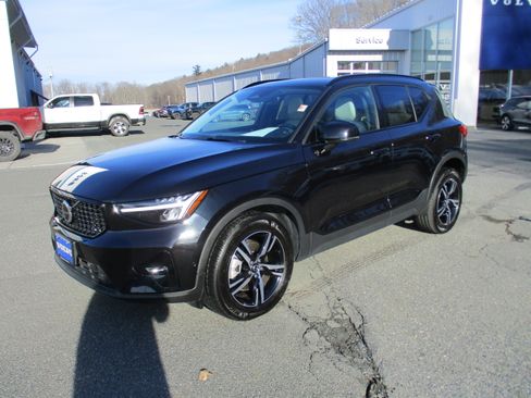 Certified 2023 Volvo XC40 B5 Plus w/ Driver Assist Package image 1