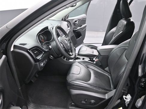 Used 2023 Jeep Cherokee Altitude Lux image 25