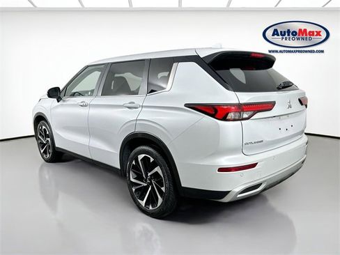 Used 2024 Mitsubishi Outlander SE image 5