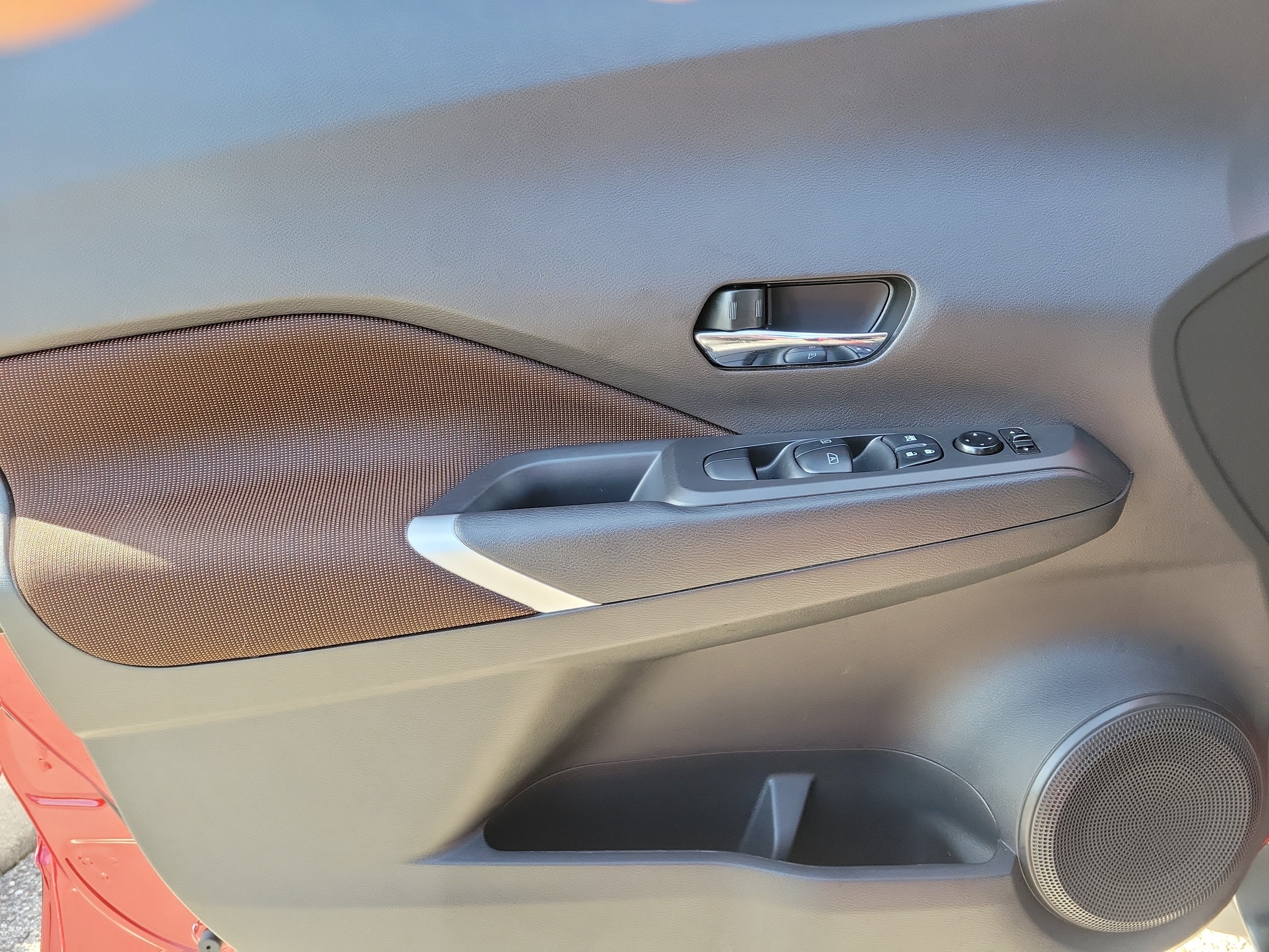 Certified 2023 Nissan Kicks SR FWD image 15